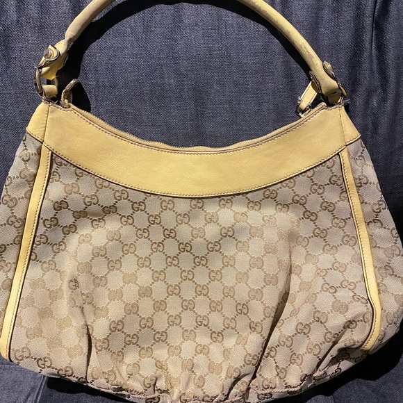 Gucci D-Ring Hobo Bag - Picture 3 of 16